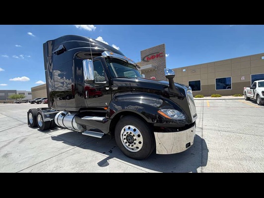 2022 International LT