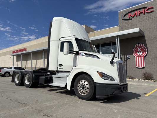 2023 Kenworth T680