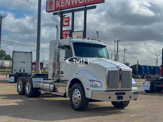 2027 Kenworth T880