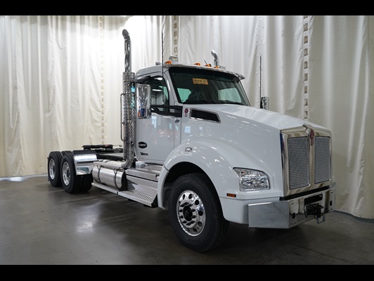 2027 Kenworth T880