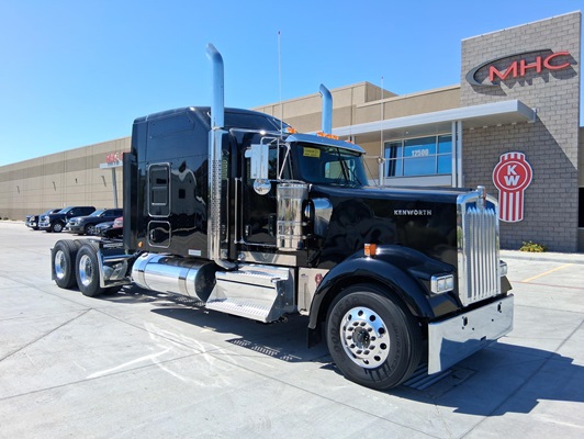 2027 Kenworth W900