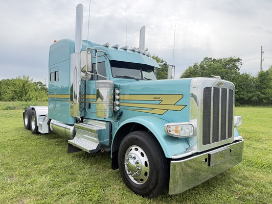 2024 Peterbilt 389