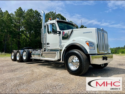 2027 Kenworth W990