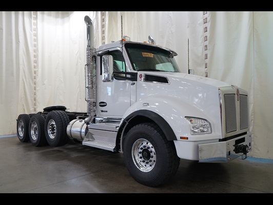 2027 Kenworth T880