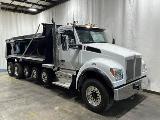2027 Kenworth T880