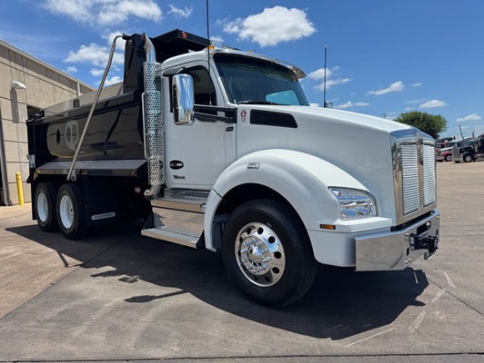 2027 Kenworth T880