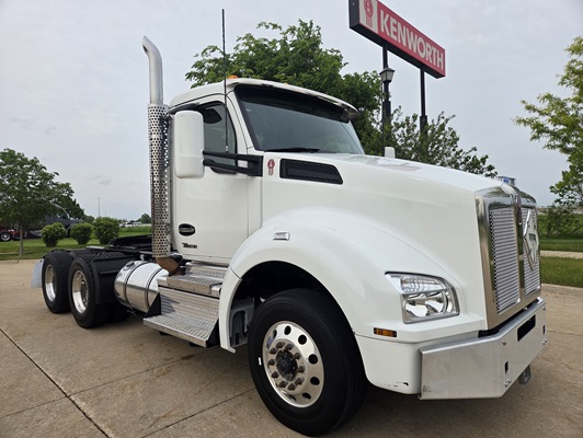 2024 Kenworth T880