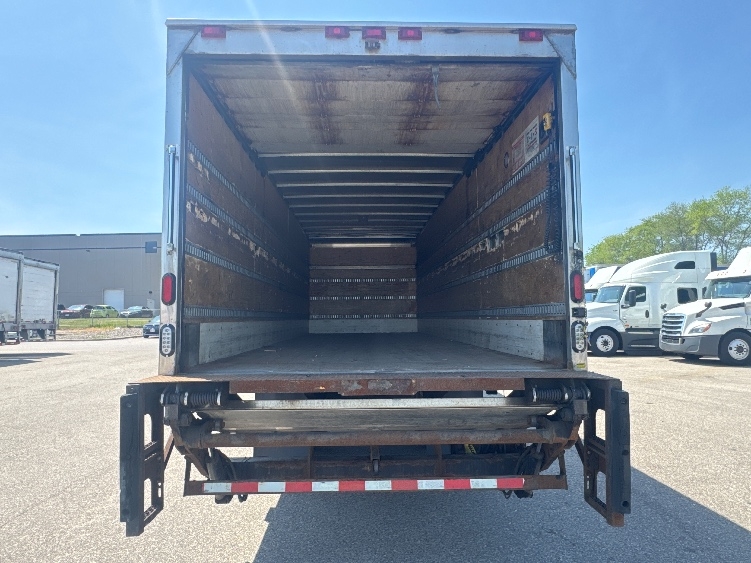 2014 Hino 338 in Brooklyn Park, MN — photo 8