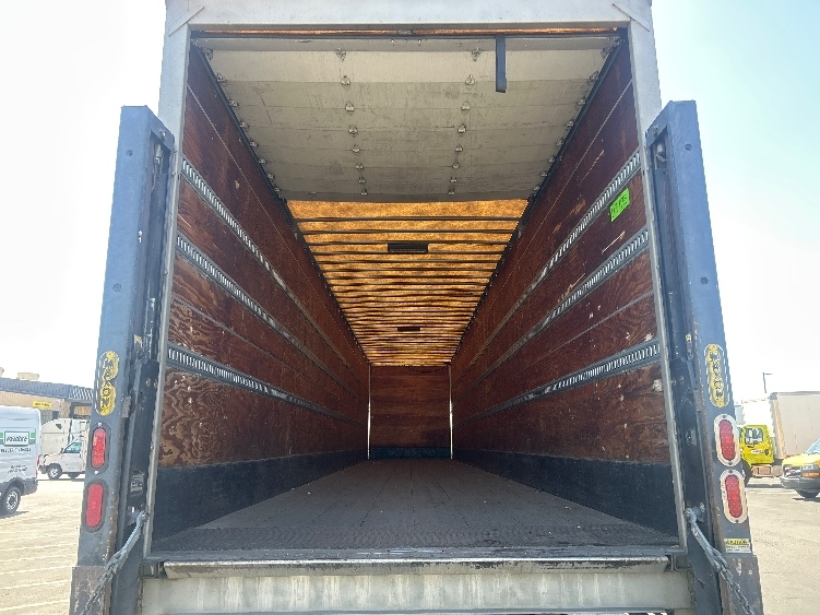 2016 Utility Trailer in Fontana, CA — photo 8
