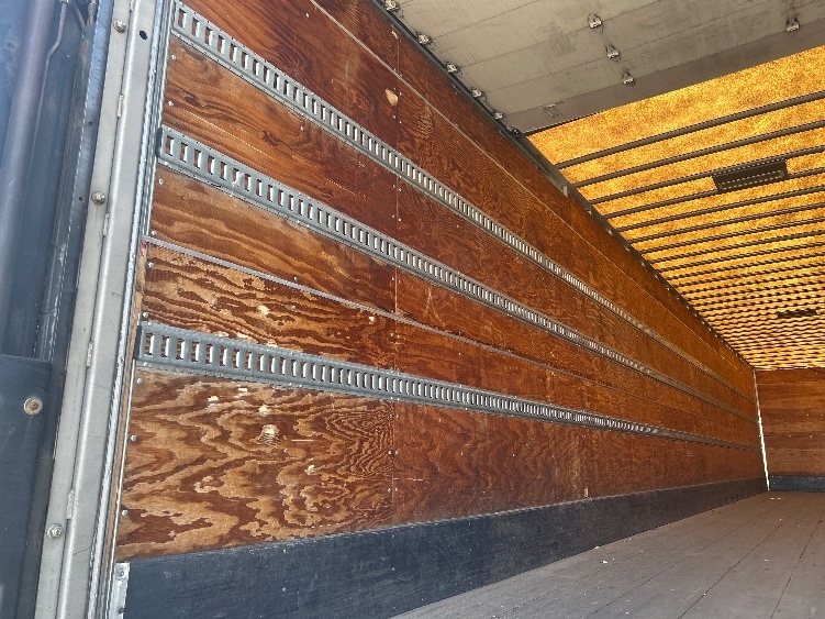 2016 Utility Trailer in Fontana, CA — photo 9