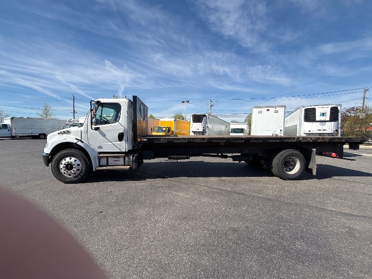 2015 Freightliner M2 106 in West Babylon, NY — photo 4