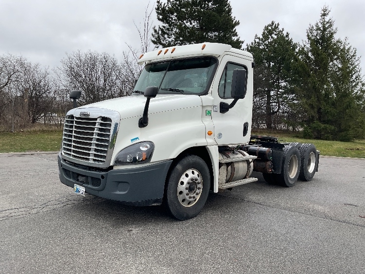 2016 Freightliner Cascadia in Rochester, NY — photo 3