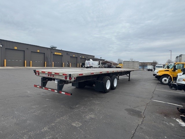 2016 Utility Trailer in Mount Pleasant, PA — photo 4