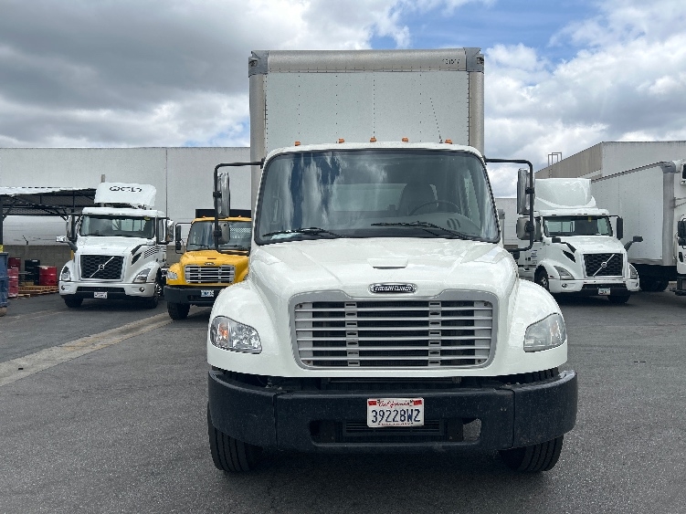 2016 Freightliner eM2 in Torrance, CA — photo 2