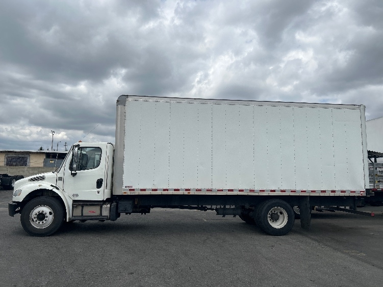 2016 Freightliner eM2 in Torrance, CA — photo 4