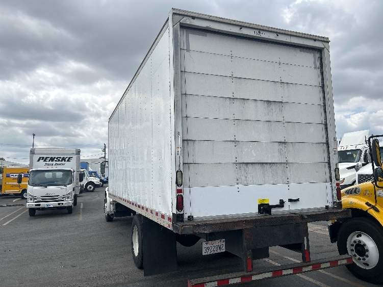 2016 Freightliner eM2 in Torrance, CA — photo 6