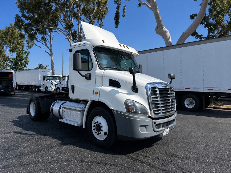 2016 Freightliner Cascadia in Torrance, CA