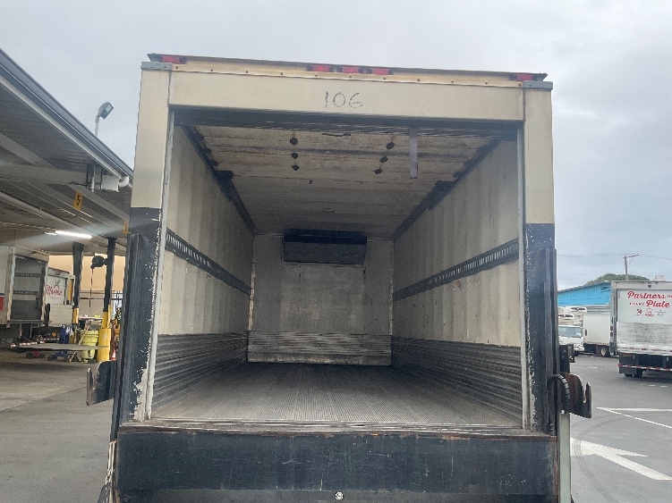 2016 Isuzu NQR in Torrance, CA — photo 8