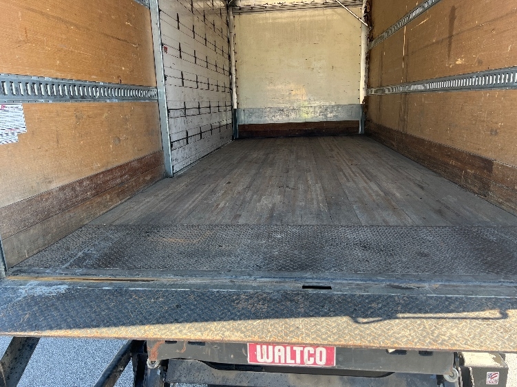 2017 Freightliner M2 106 in Florence, SC — photo 10