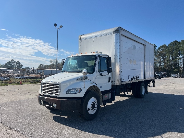 2017 Freightliner M2 106 in Florence, SC — photo 3