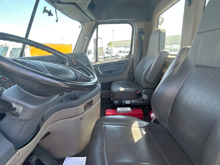 2017 Freightliner Cascadia in Las Vegas, NV — photo 10