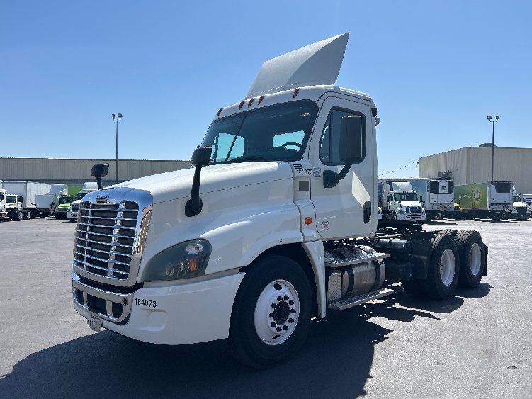 2017 Freightliner Cascadia in Las Vegas, NV — photo 3
