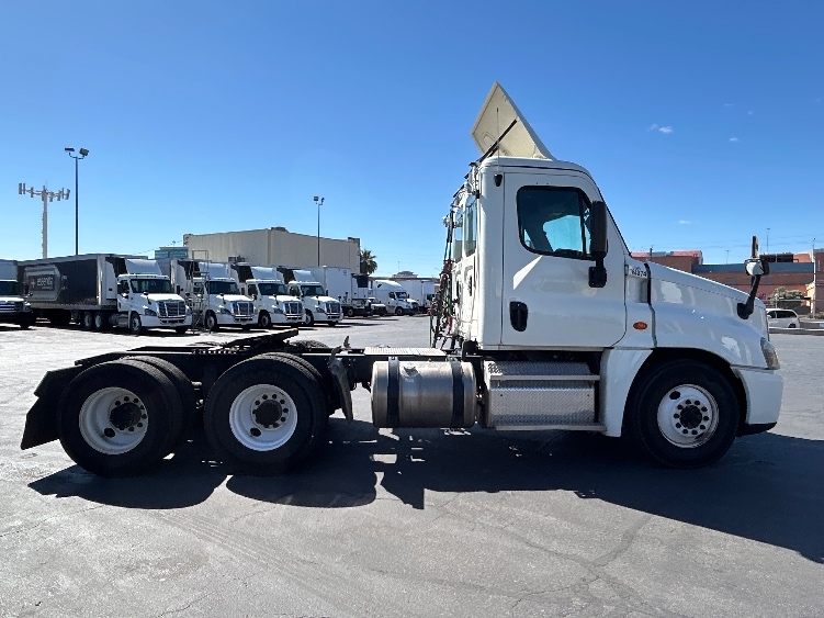 2017 Freightliner Cascadia in Las Vegas, NV — photo 8