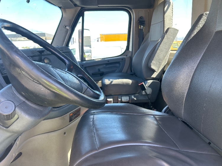2017 Freightliner Cascadia in Las Vegas, NV — photo 10