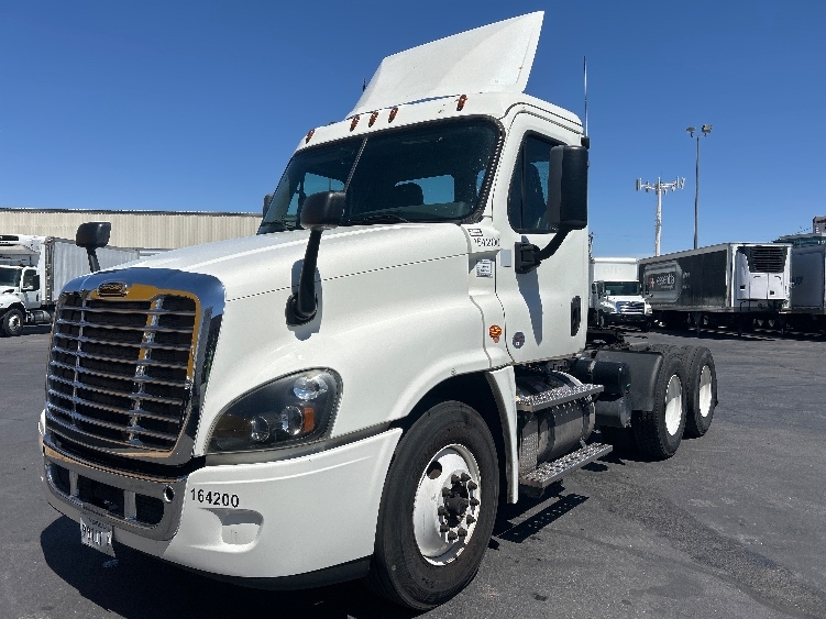 2017 Freightliner Cascadia in Las Vegas, NV — photo 3