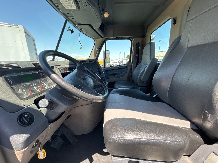 2017 Freightliner Cascadia in Las Vegas, NV — photo 10