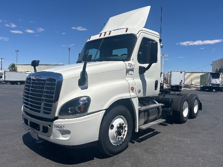2017 Freightliner Cascadia in Las Vegas, NV — photo 3
