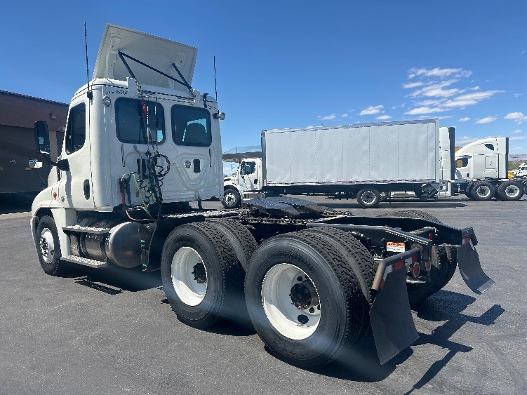 2017 Freightliner Cascadia in Las Vegas, NV — photo 5