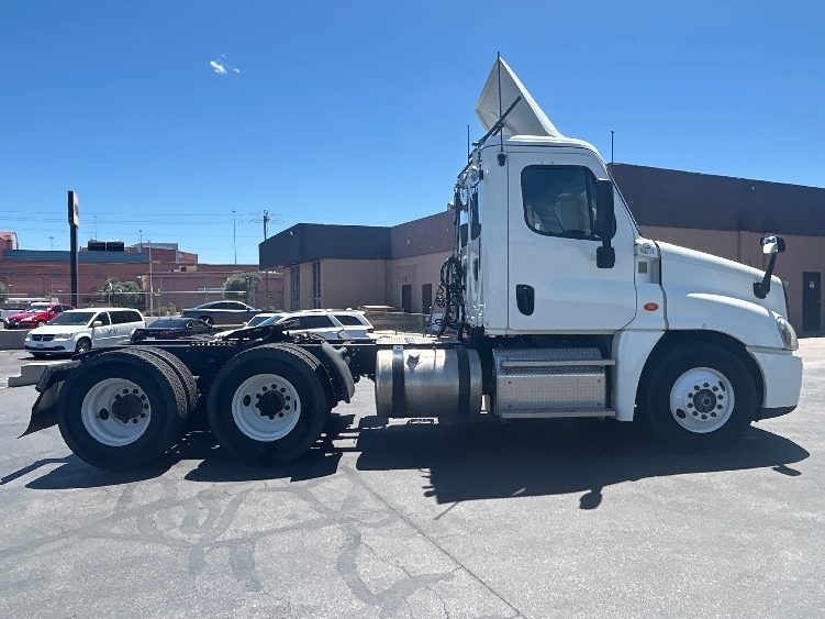 2017 Freightliner Cascadia in Las Vegas, NV — photo 8
