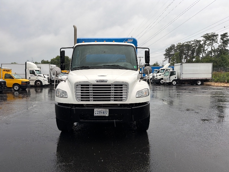 2017 Freightliner eM2 in Manassas, VA — photo 2