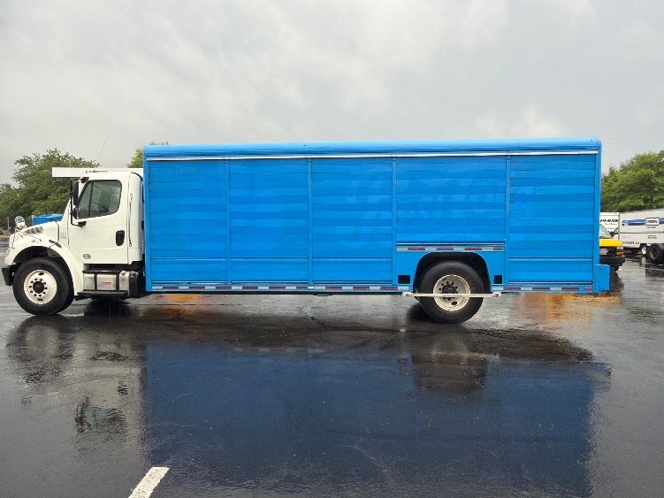 2017 Freightliner eM2 in Manassas, VA — photo 9