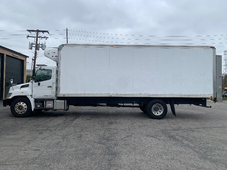 2017 Hino 338 in Torrance, CA — photo 4