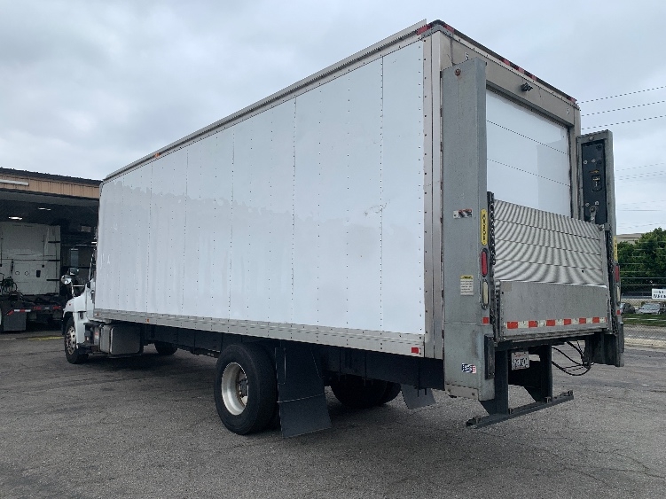 2017 Hino 338 in Torrance, CA — photo 6