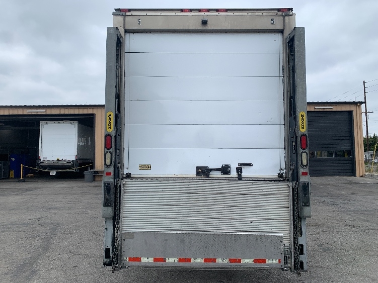 2017 Hino 338 in Torrance, CA — photo 7