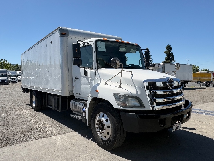 2017 Hino 338