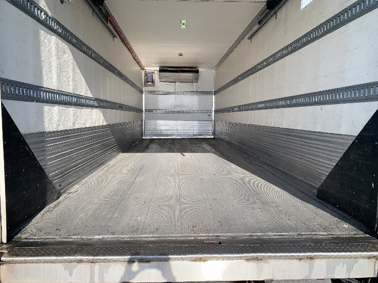 2017 Hino 338 in Torrance, CA — photo 10