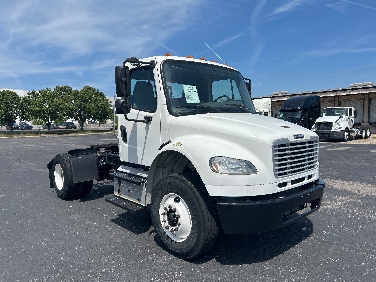 2017 Freightliner M2 106