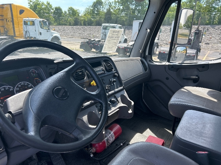 2017 Freightliner M2 106 in Nashville (Mount Juliet), TN — photo 10