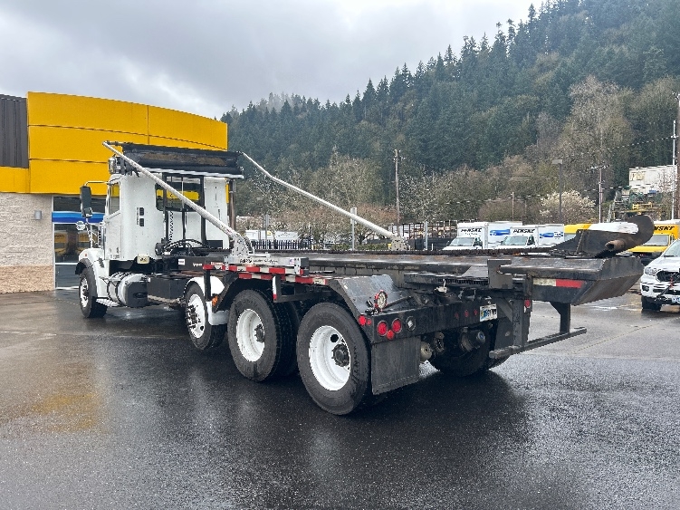 2017 Freightliner Coronado in Portland, OR — photo 6