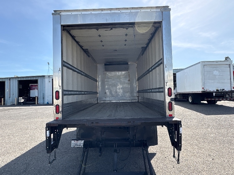 2017 Isuzu NRR in West Sacramento, CA — photo 8