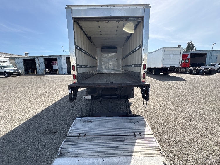 2017 Isuzu NRR in West Sacramento, CA — photo 9