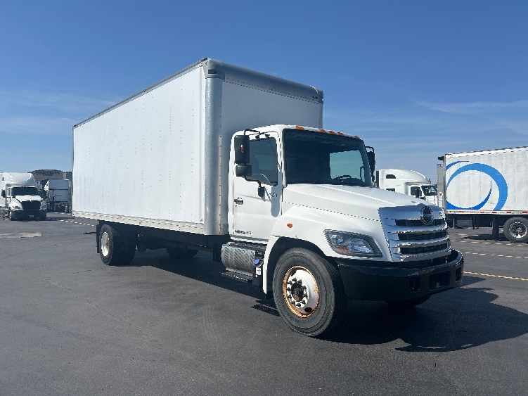 2018 Hino 268 in Akron, OH