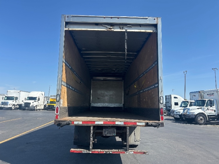 2018 Hino 268 in Akron, OH — photo 8