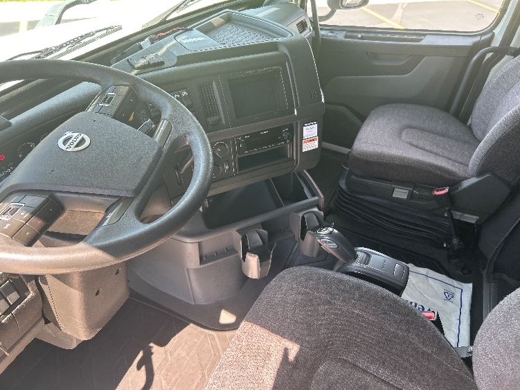 2023 Volvo VNL 760 in Cookeville, TN — photo 10