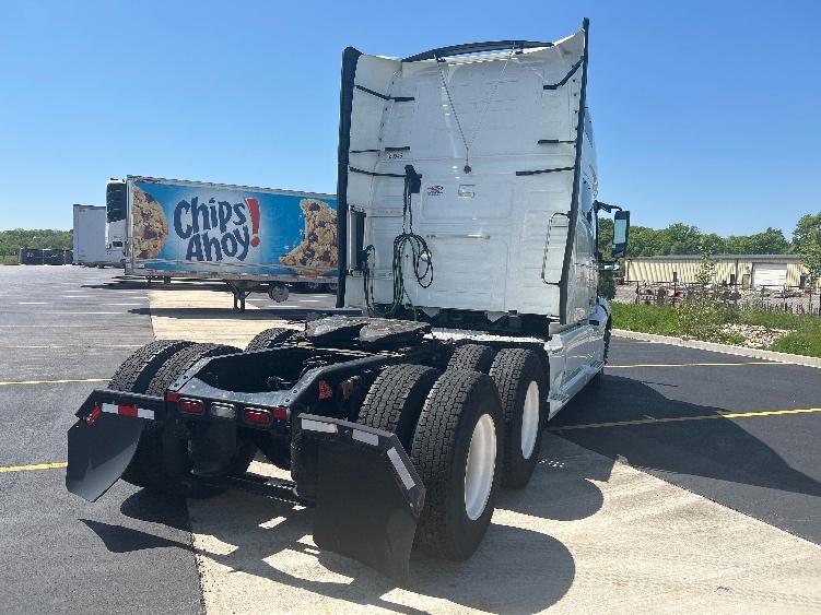 2023 Volvo VNL 760 in Cookeville, TN — photo 7