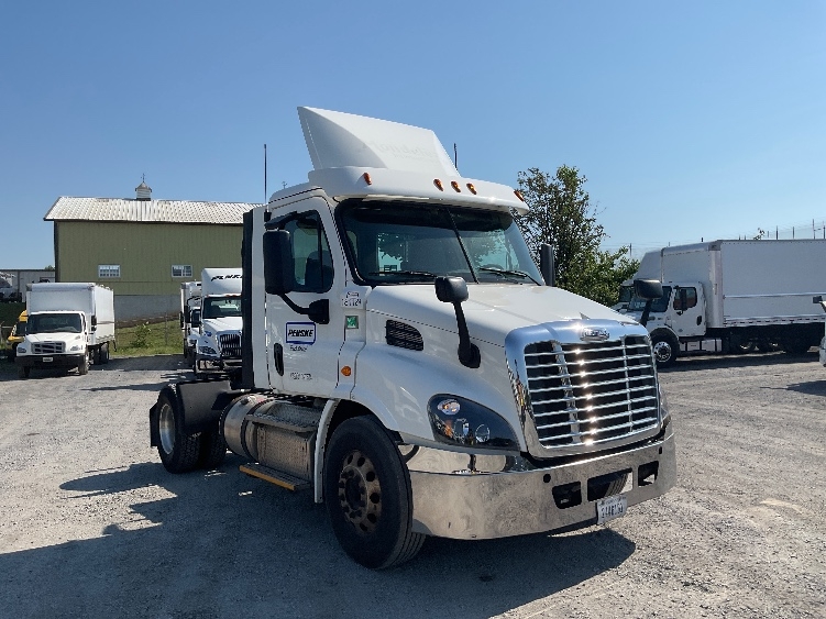 2017 Freightliner Cascadia in Harrisburg, PA
